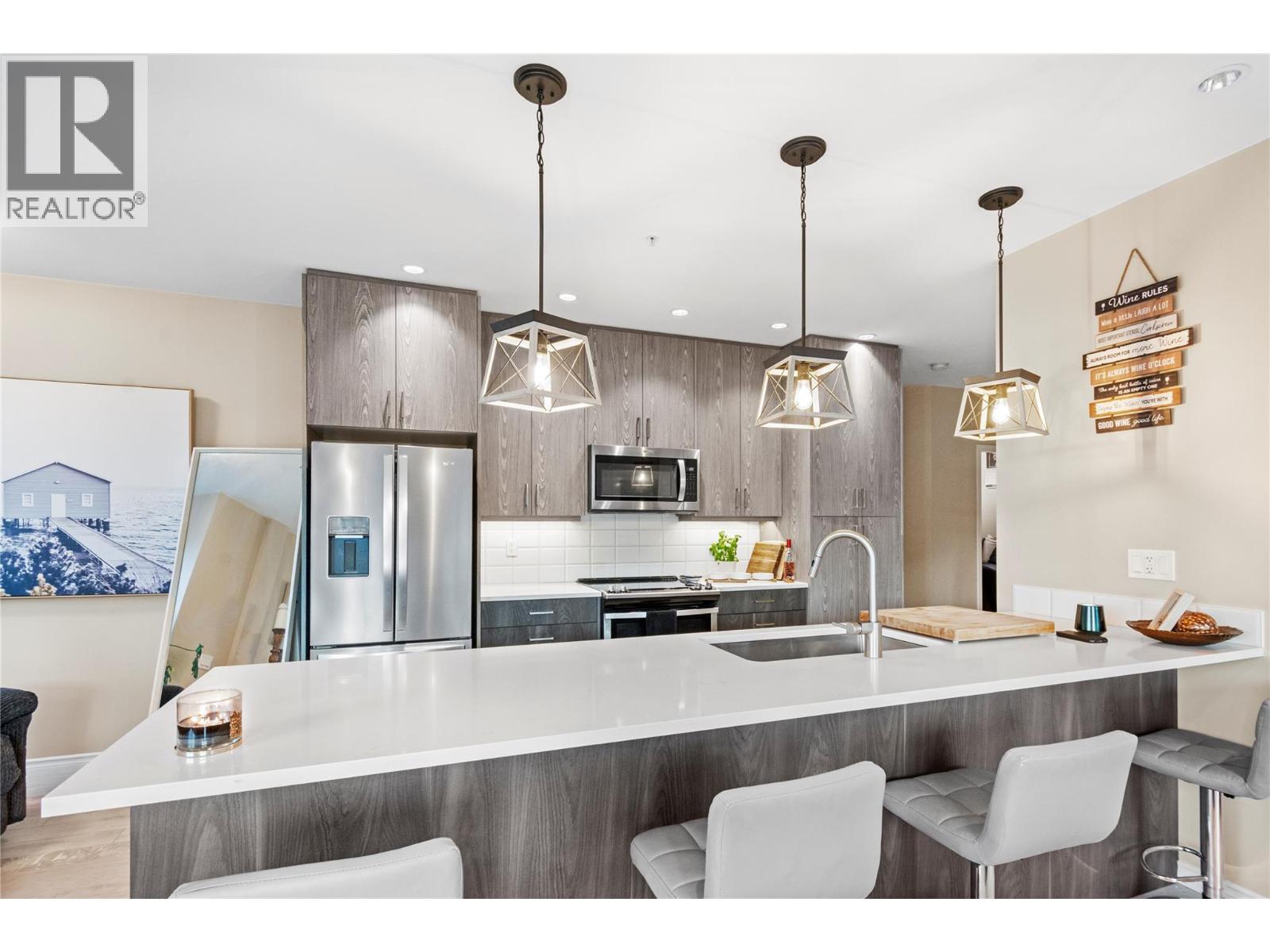 3388 Skaha Lake Road Unit# 1002, Penticton, British Columbia  V2A 6G4 - Photo 5 - 10372695