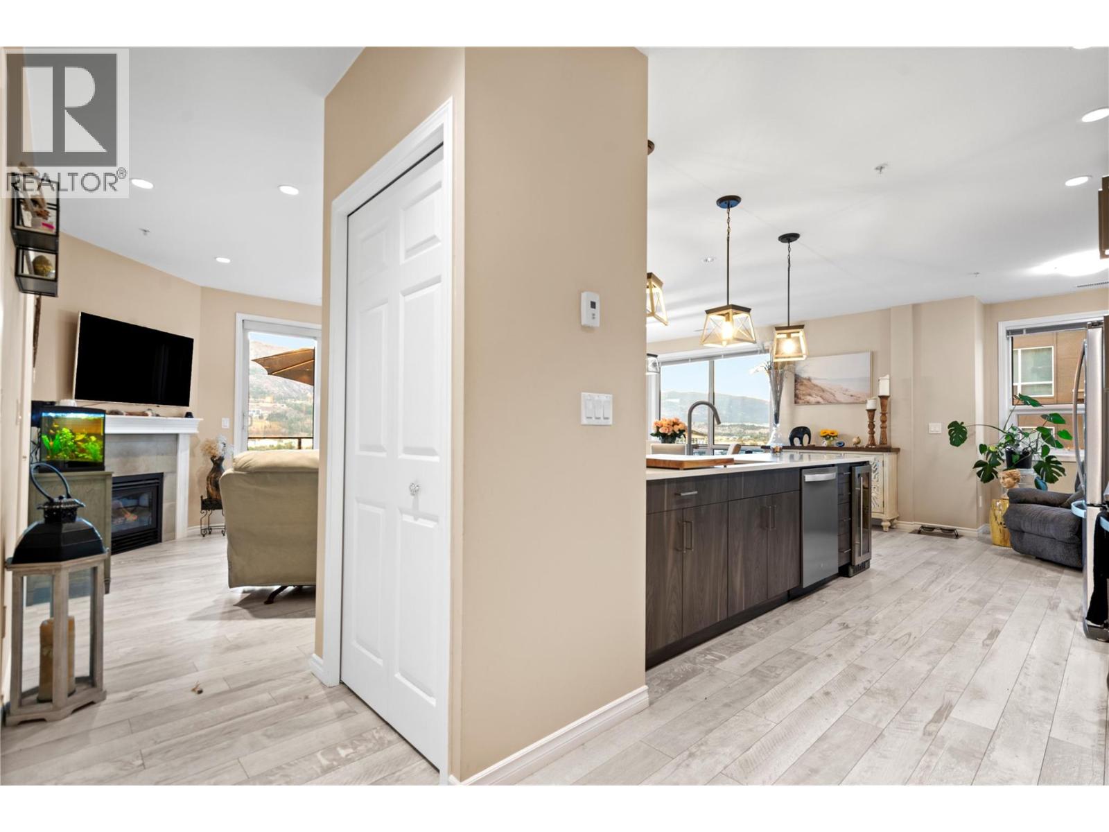 3388 Skaha Lake Road Unit# 1002, Penticton, British Columbia  V2A 6G4 - Photo 9 - 10372695