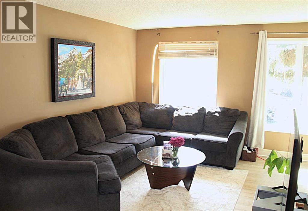 20 Bedwood Hill Ne, Calgary, Alberta  T3K 1L9 - Photo 5 - A2284854