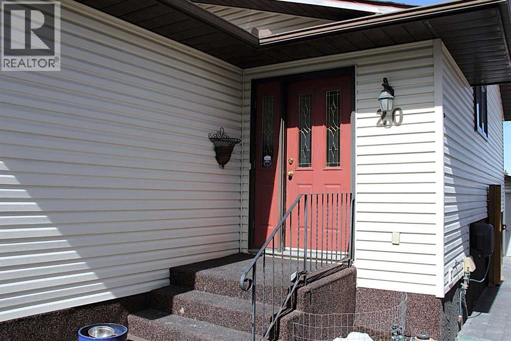 20 Bedwood Hill Ne, Calgary, Alberta  T3K 1L9 - Photo 4 - A2284854