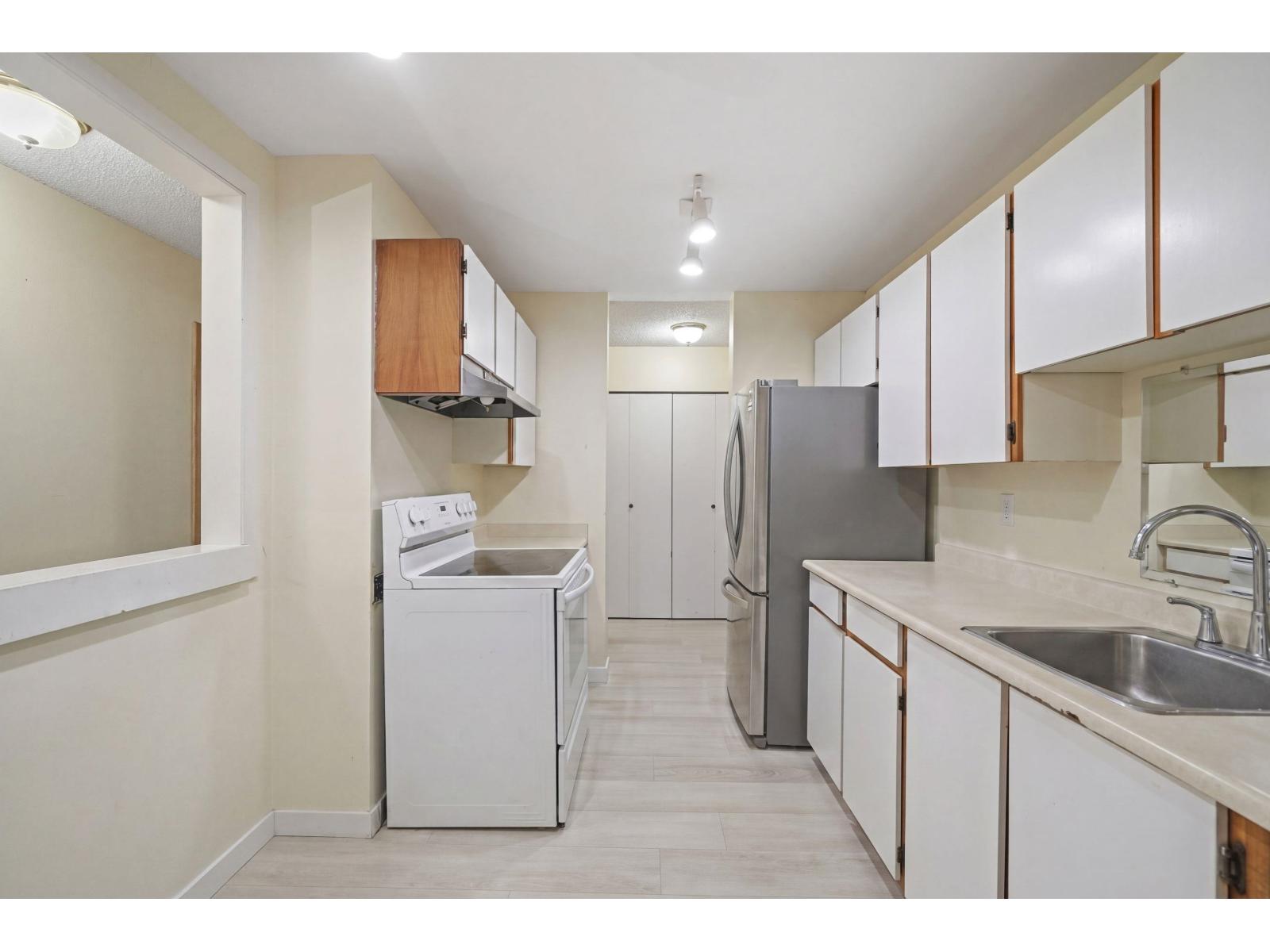 106 10626 151a Street, Surrey, British Columbia  V3R 8K7 - Photo 3 - R3112280