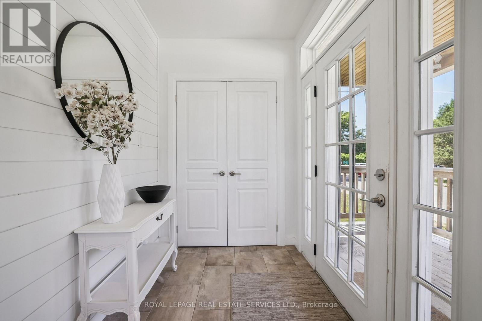 4 Rembe Avenue, Hamilton, Ontario  L8H 7G6 - Photo 5 - X12909336