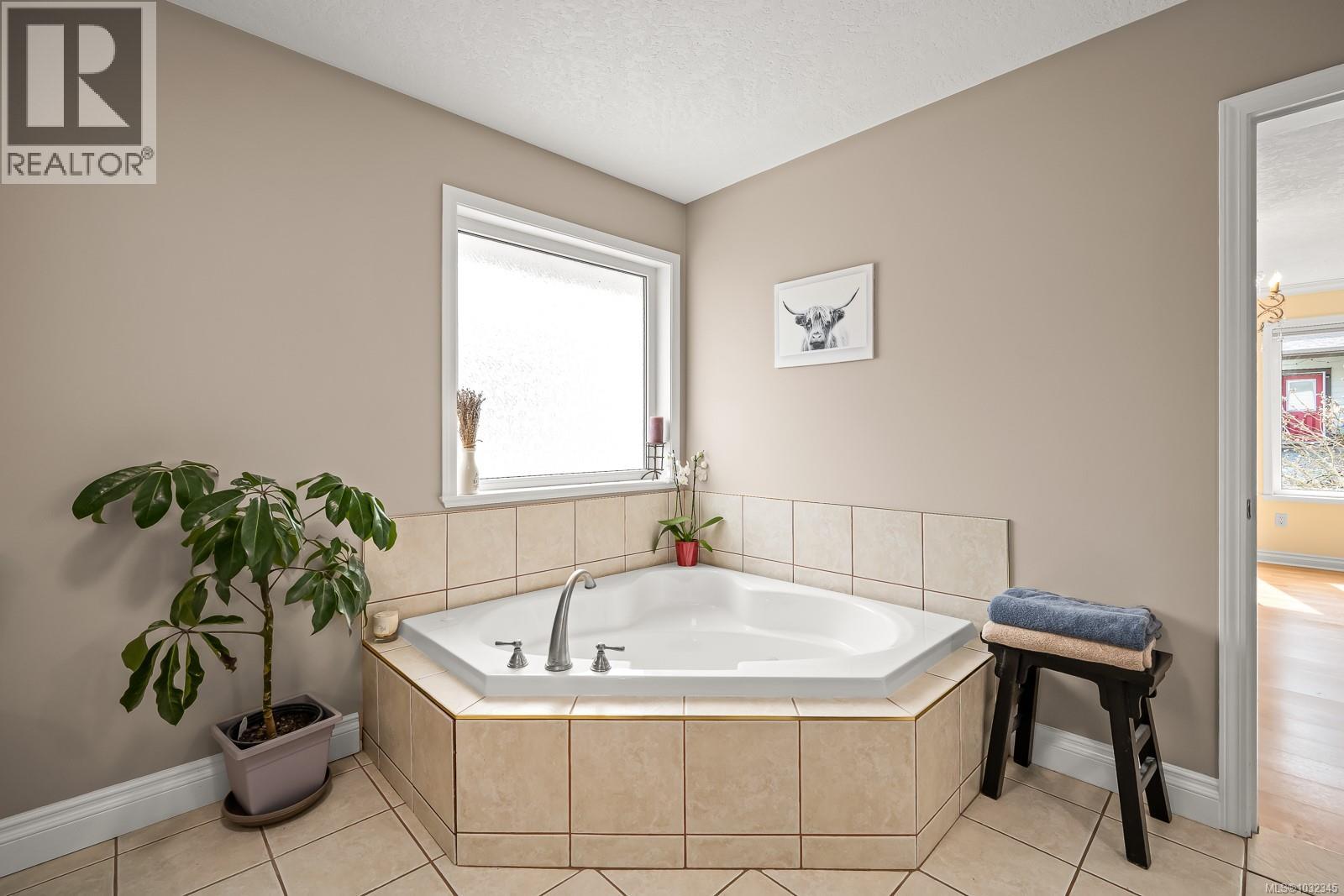 4651 Montrose Dr, Courtenay, British Columbia  V9N 9S8 - Photo 14 - 1032345