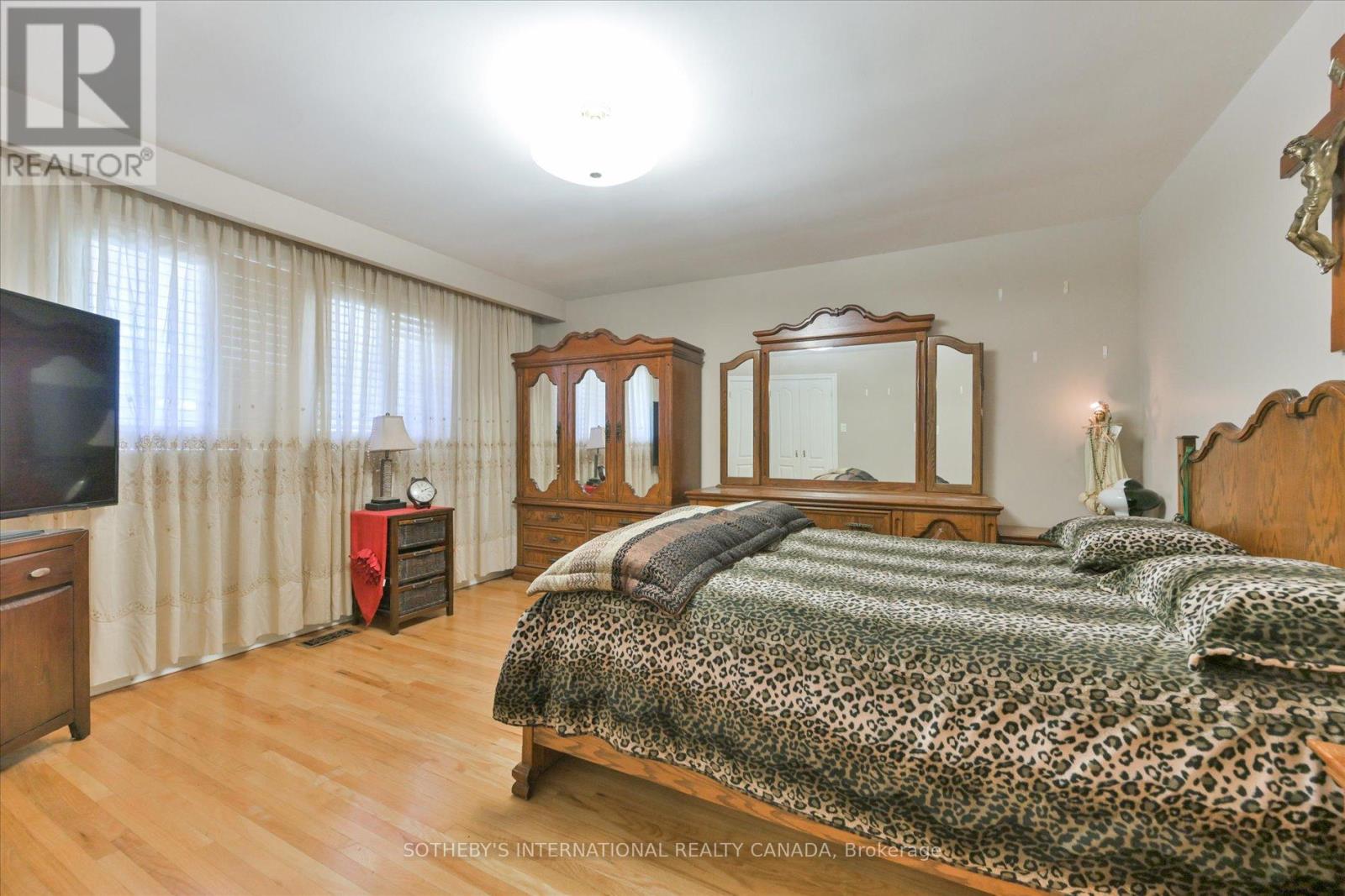 502 Queens Drive, Toronto, Ontario  M6L 1M8 - Photo 19 - W13007492