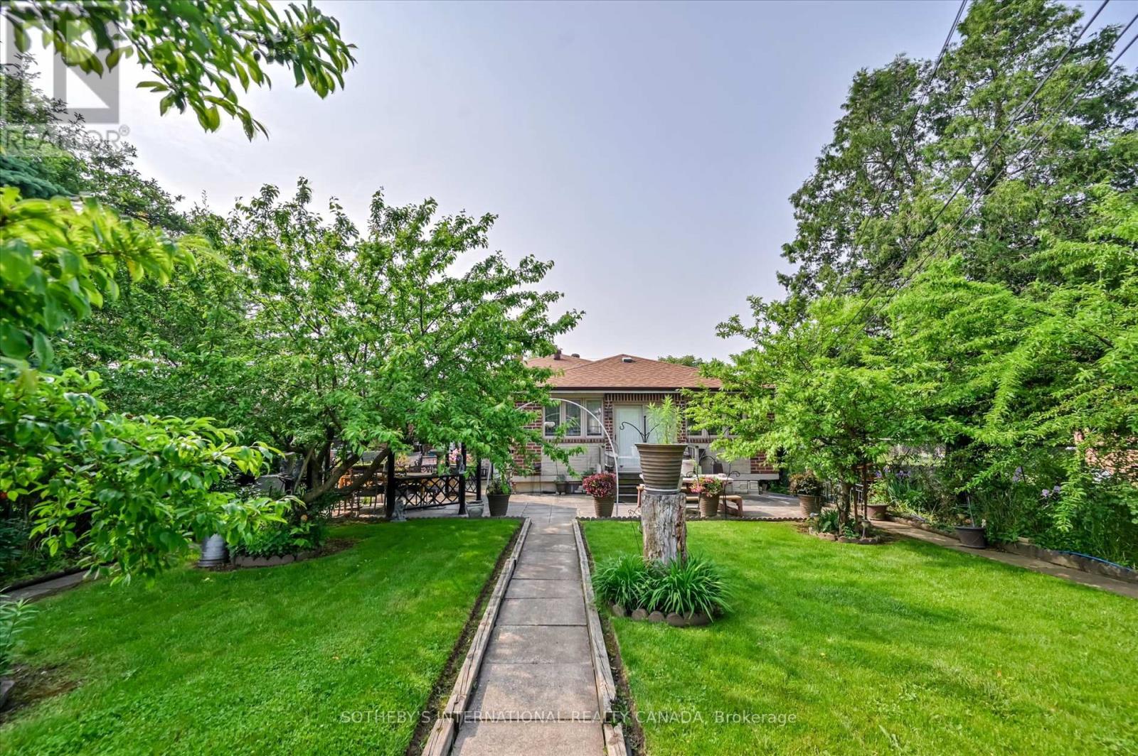 502 Queens Drive, Toronto, Ontario  M6L 1M8 - Photo 28 - W13007492