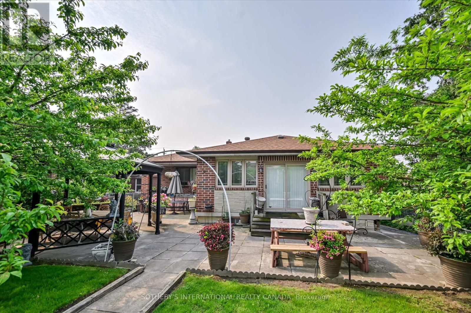502 Queens Drive, Toronto, Ontario  M6L 1M8 - Photo 29 - W13007492