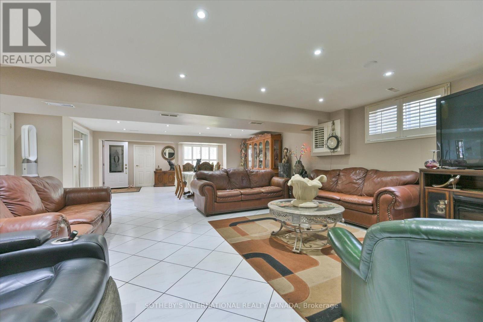 502 Queens Drive, Toronto, Ontario  M6L 1M8 - Photo 9 - W13007492