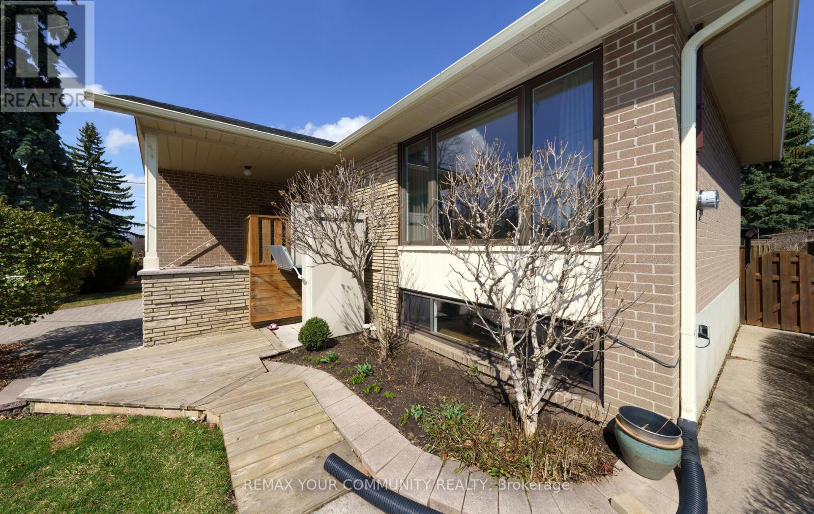 47 Ollerton Road, Toronto, Ontario  M3J 1Y2 - Photo 2 - W13007522