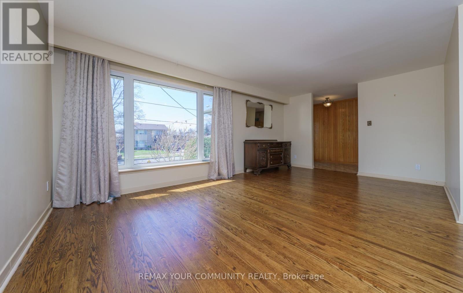 47 Ollerton Road, Toronto, Ontario  M3J 1Y2 - Photo 5 - W13007522