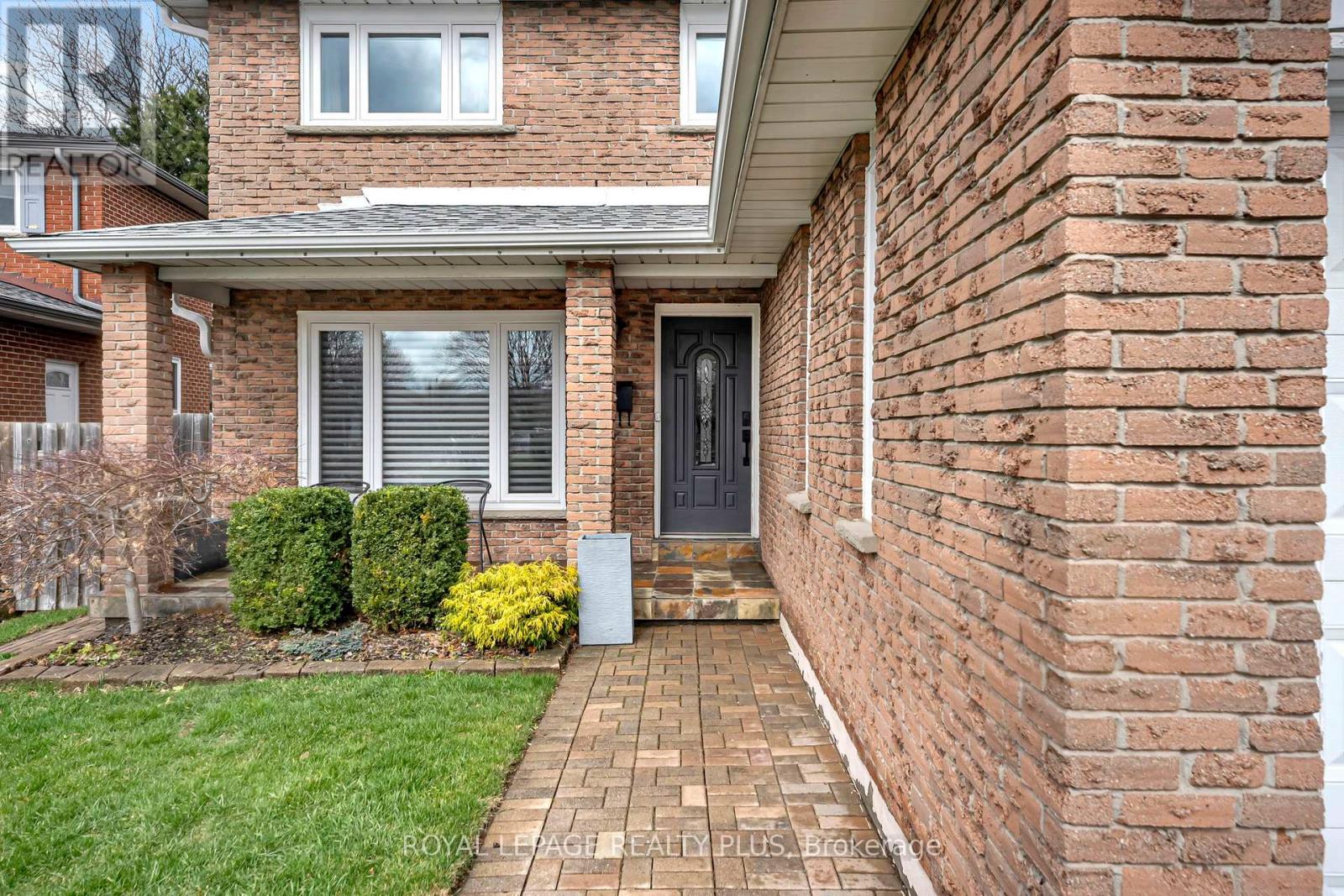 4241 Anworld Place, Mississauga, Ontario  L4W 2W1 - Photo 2 - W13007526