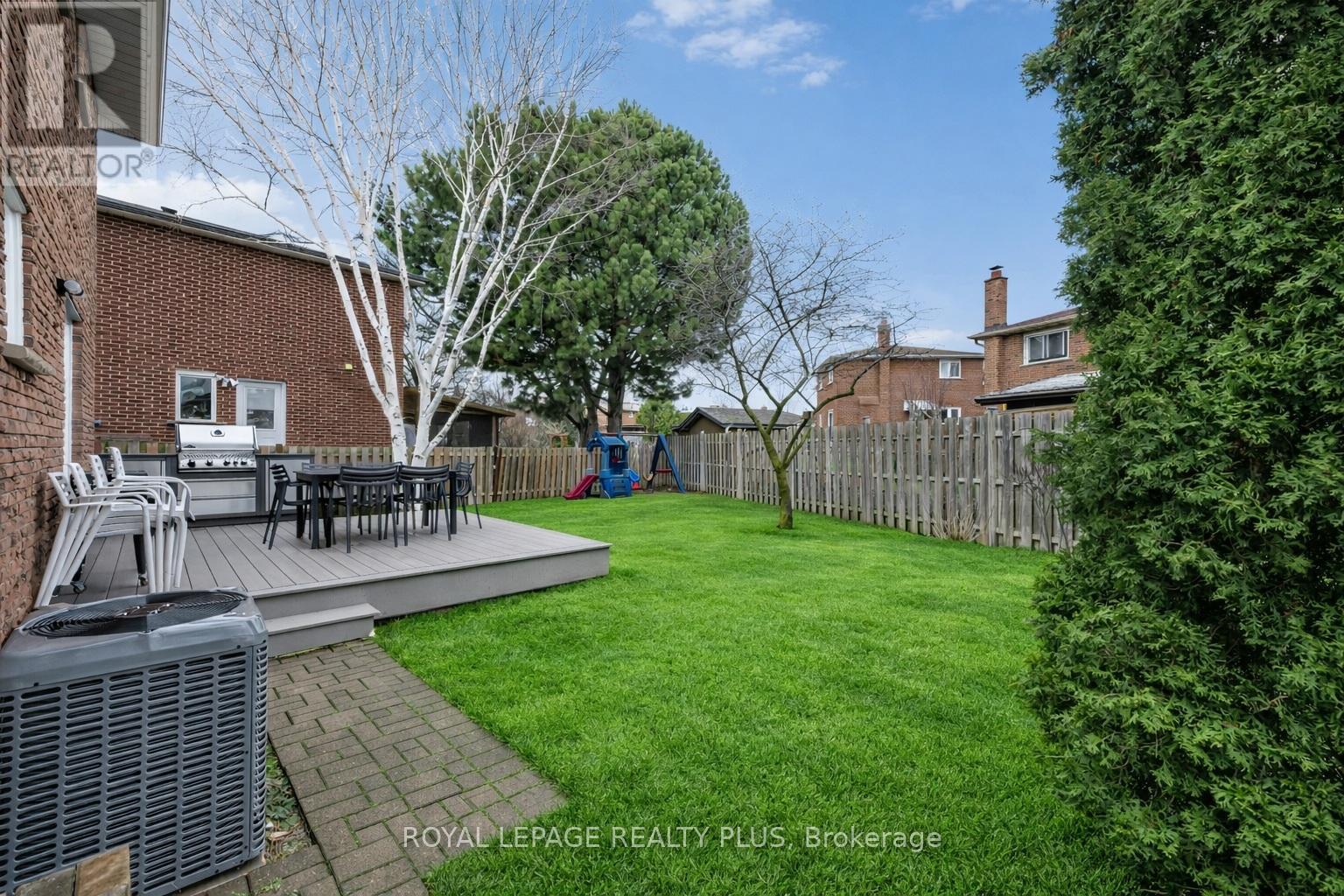 4241 Anworld Place, Mississauga, Ontario  L4W 2W1 - Photo 37 - W13007526