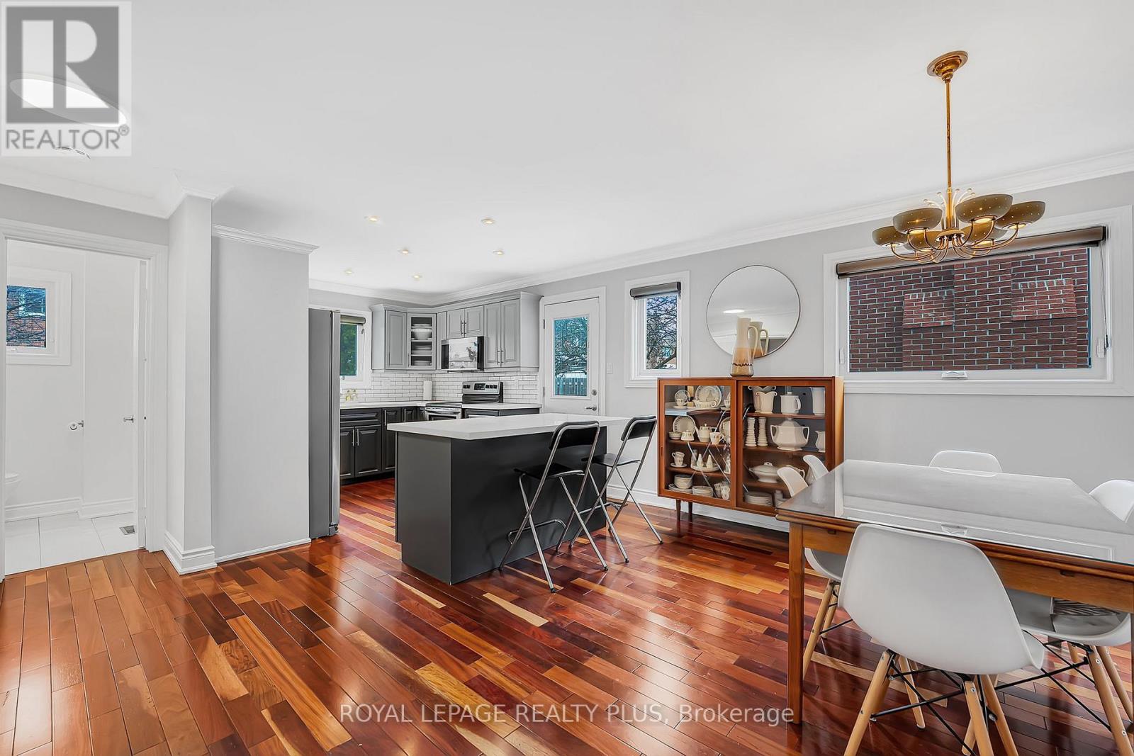 4241 Anworld Place, Mississauga, Ontario  L4W 2W1 - Photo 5 - W13007526