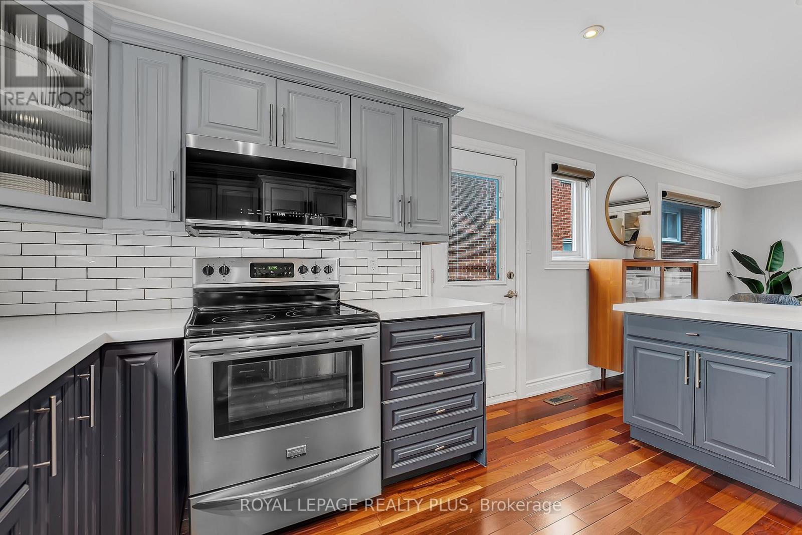 4241 Anworld Place, Mississauga, Ontario  L4W 2W1 - Photo 9 - W13007526