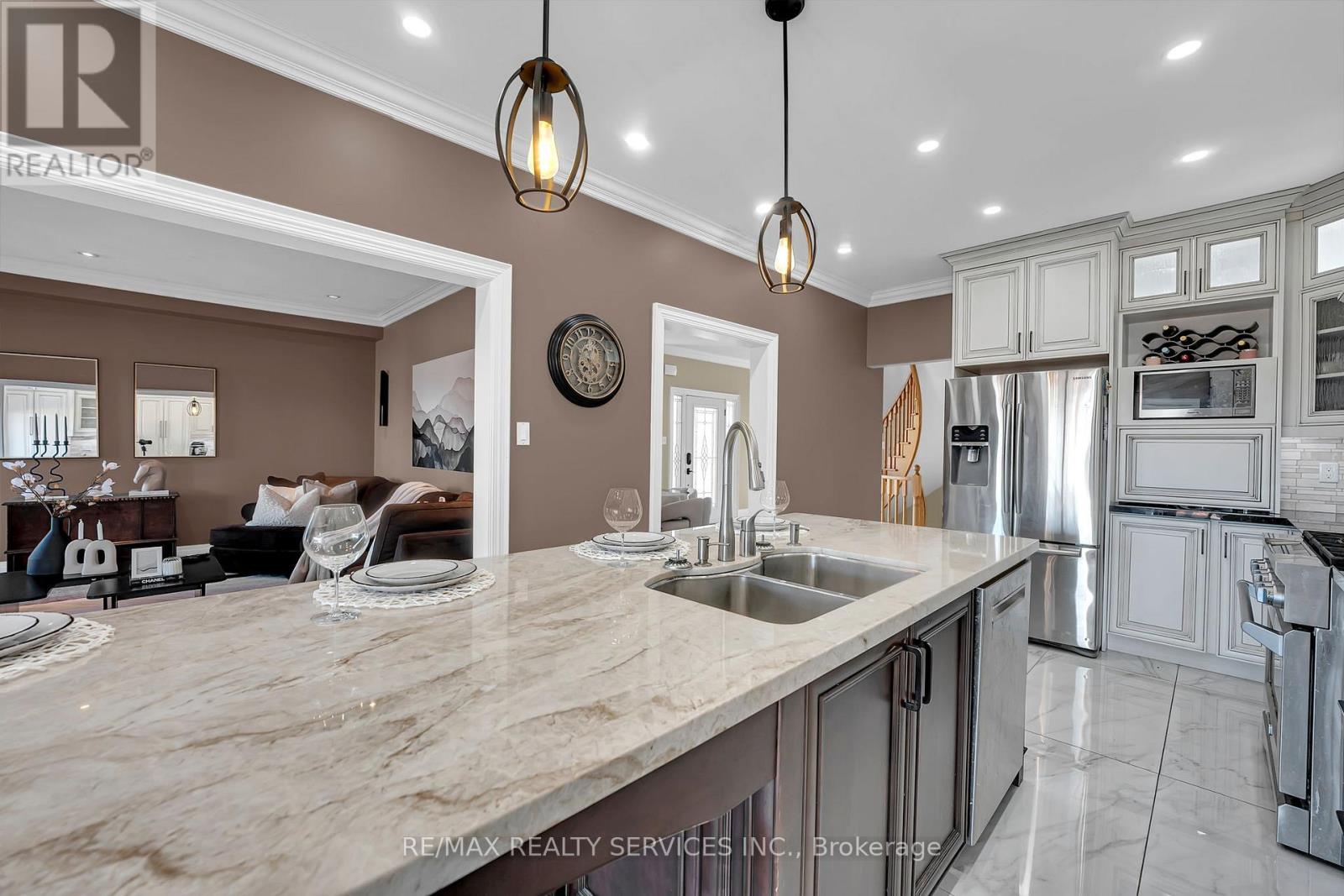 96 Porchlight Road, Brampton, Ontario  L6X 4R9 - Photo 11 - W13007538