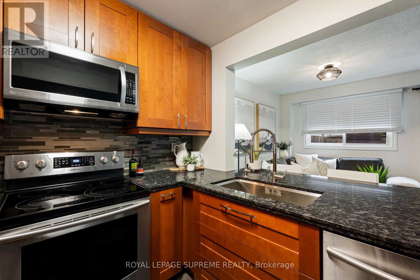 31 - 31 Orange Mill Court, Orangeville, Ontario  L9W 3R6 - Photo 8 - W13007590