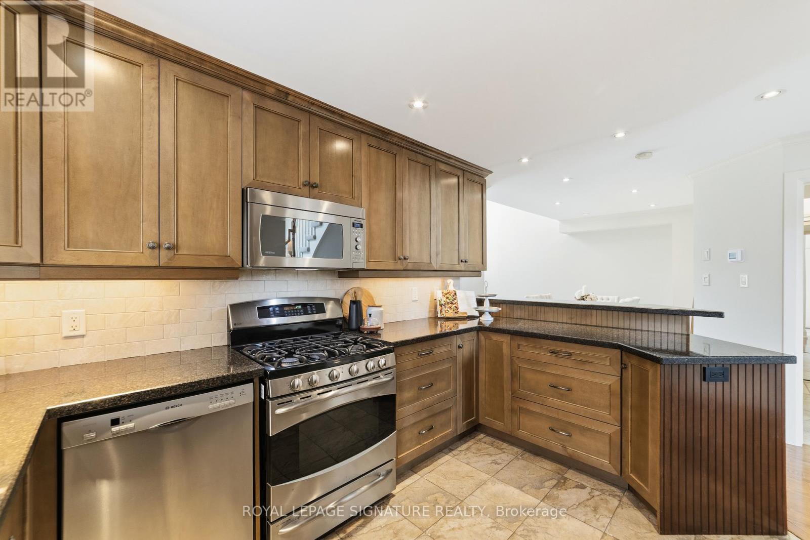 41 - 223 Rebecca Street, Oakville, Ontario  L6K 3Y2 - Photo 7 - W13007620