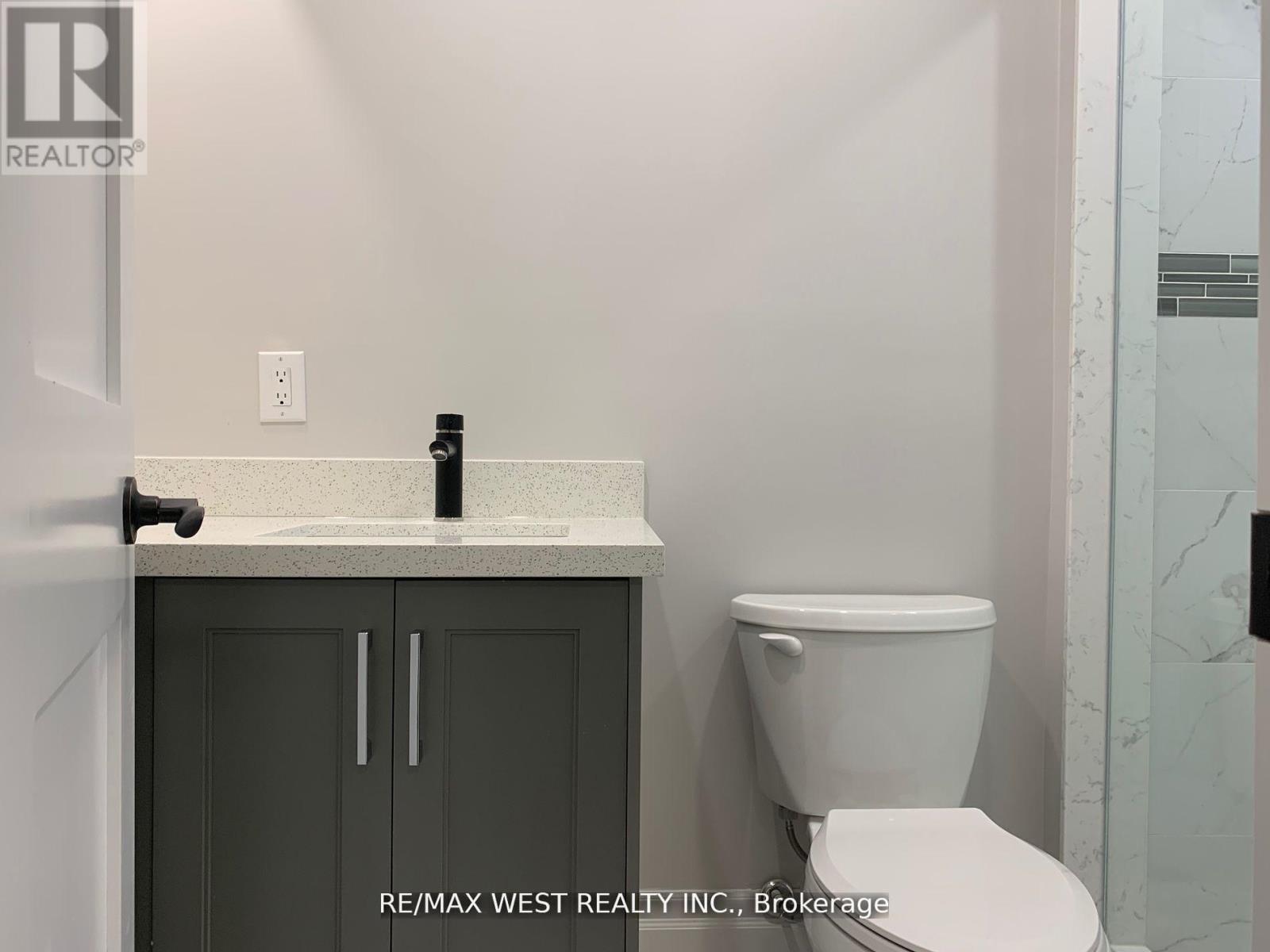 Lower - 1495 King Street W, Toronto, Ontario  M6K 1J4 - Photo 11 - W13007630