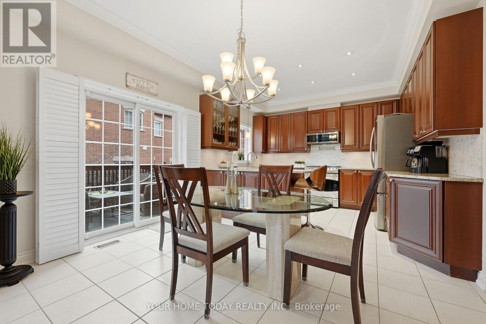 24 Wesleyan Street, Halton Hills, Ontario  L7G 2E1 - Photo 11 - W13007770