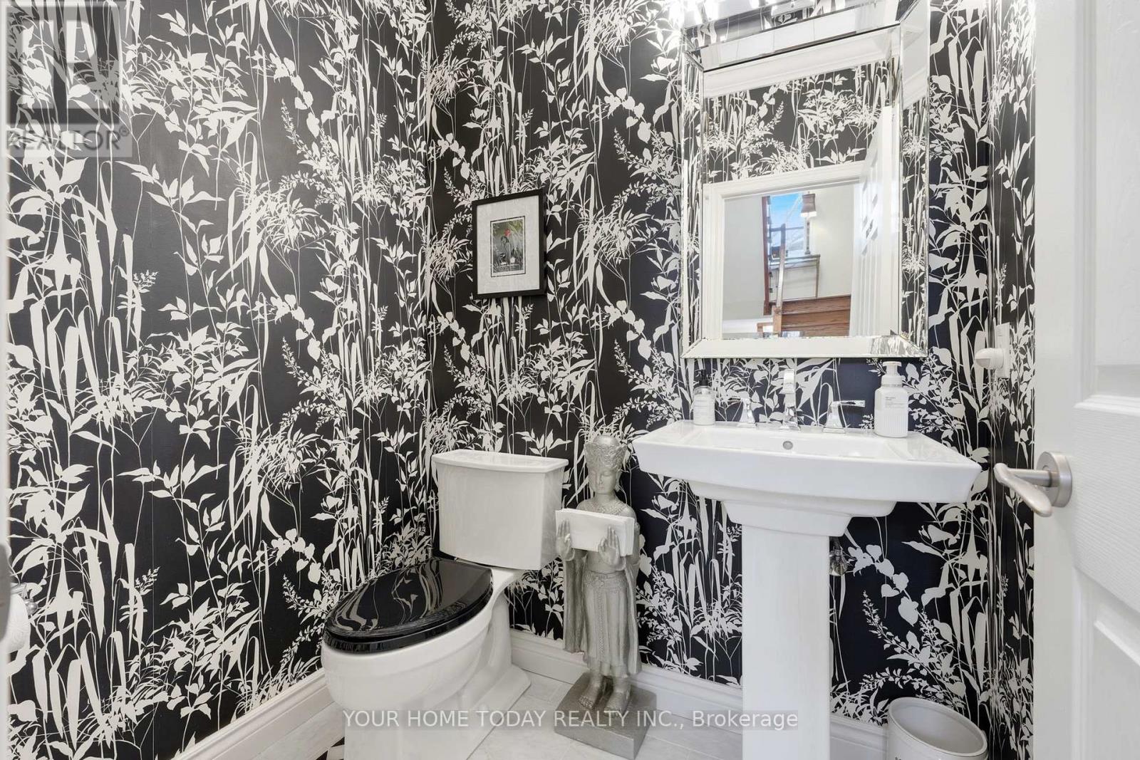 24 Wesleyan Street, Halton Hills, Ontario  L7G 2E1 - Photo 16 - W13007770