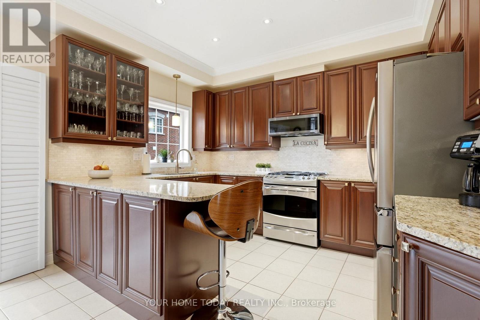 24 Wesleyan Street, Halton Hills, Ontario  L7G 2E1 - Photo 7 - W13007770