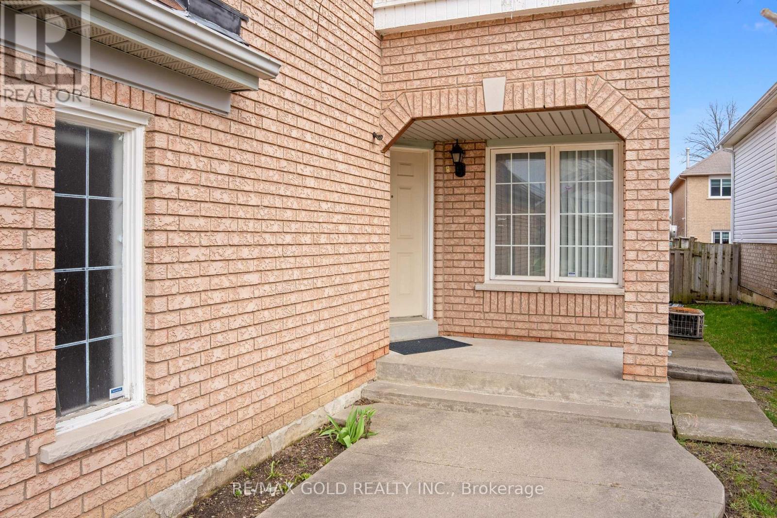 107 Seclusion Crescent, Brampton, Ontario  L6R 1K8 - Photo 2 - W13007822