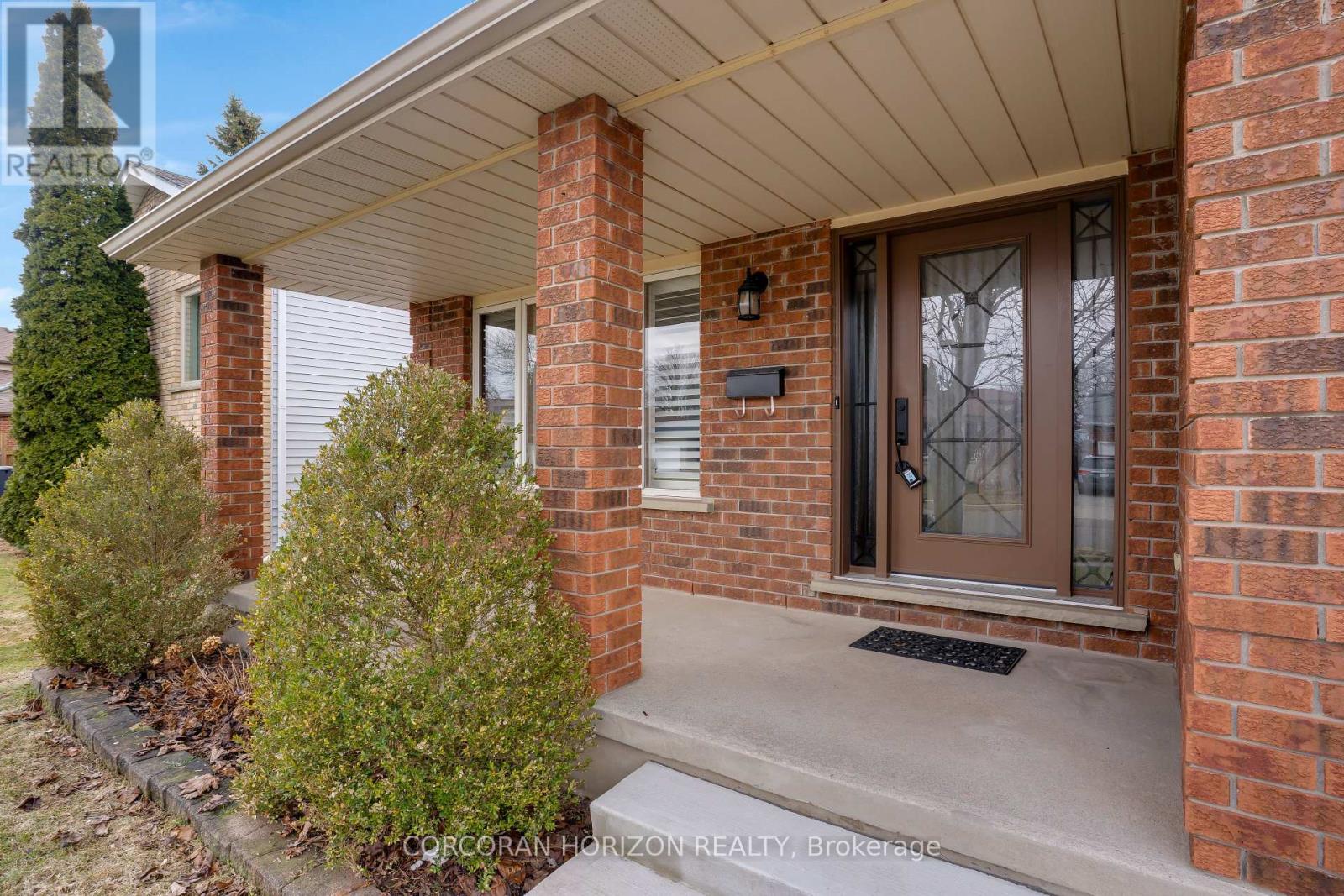 35 Southview Crescent, Cambridge, Ontario  N1P 1A3 - Photo 4 - X13007644