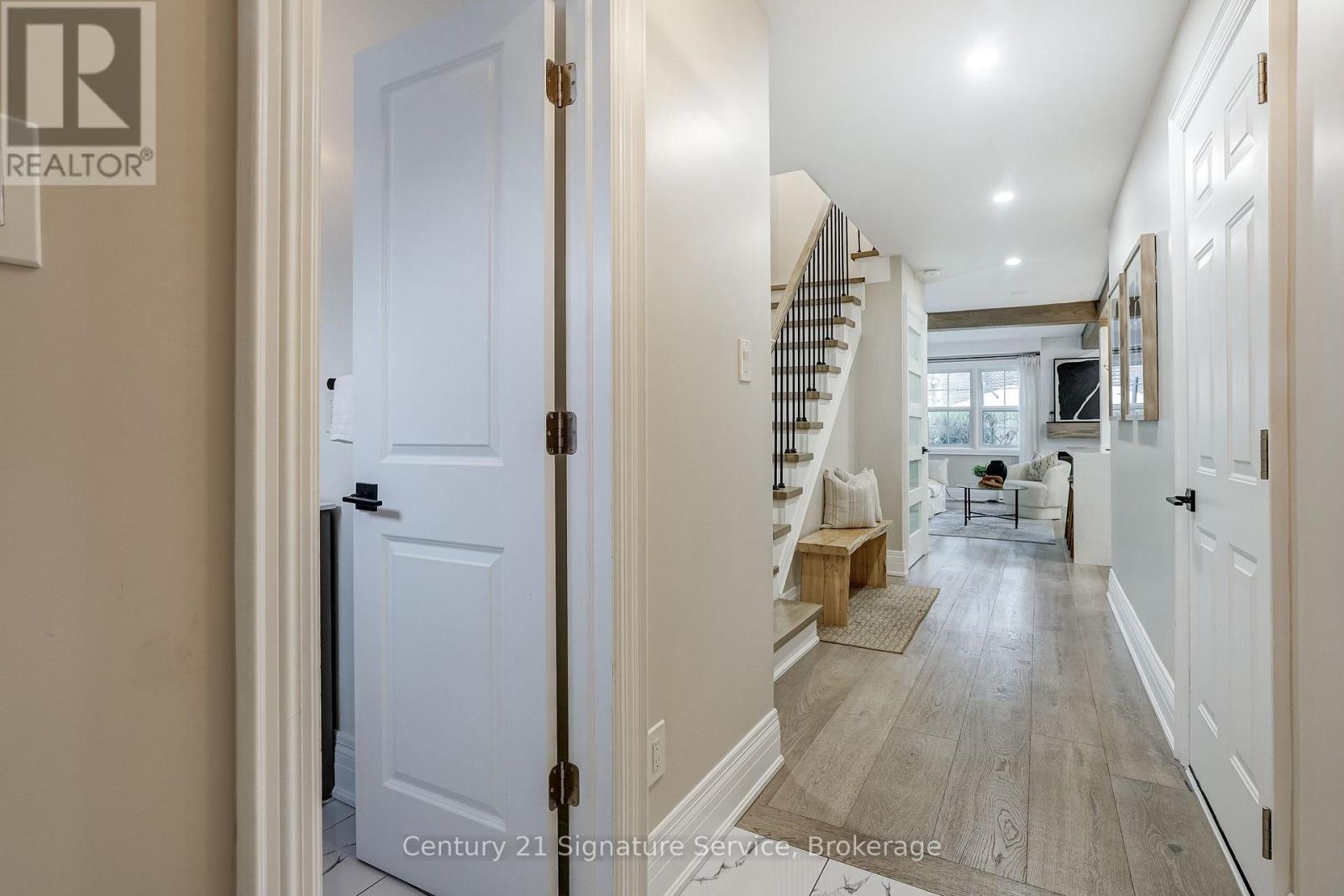 22 - 2120 Rathburn Road E, Mississauga, Ontario  L4W 2S8 - Photo 3 - W13007086