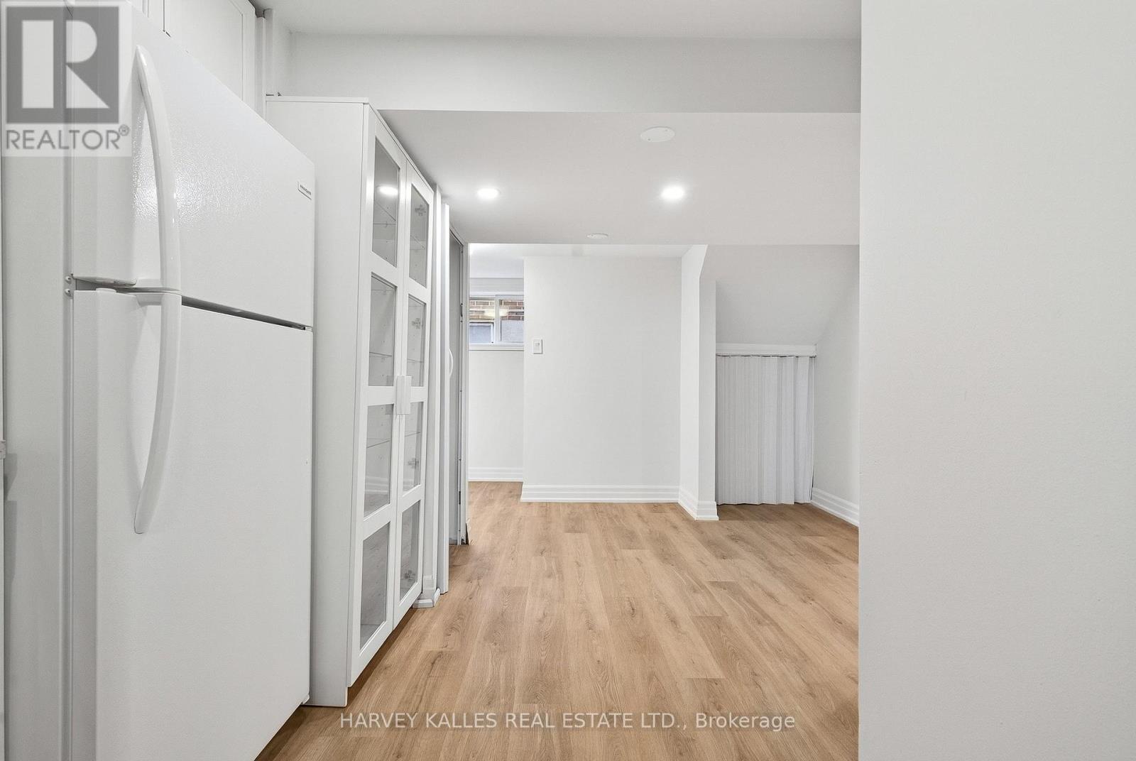 Basement - 67 Robinglade Drive, Toronto, Ontario  M9B 2R2 - Photo 12 - W13007322