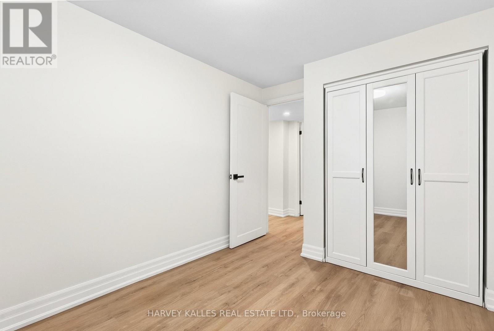 Basement - 67 Robinglade Drive, Toronto, Ontario  M9B 2R2 - Photo 17 - W13007322