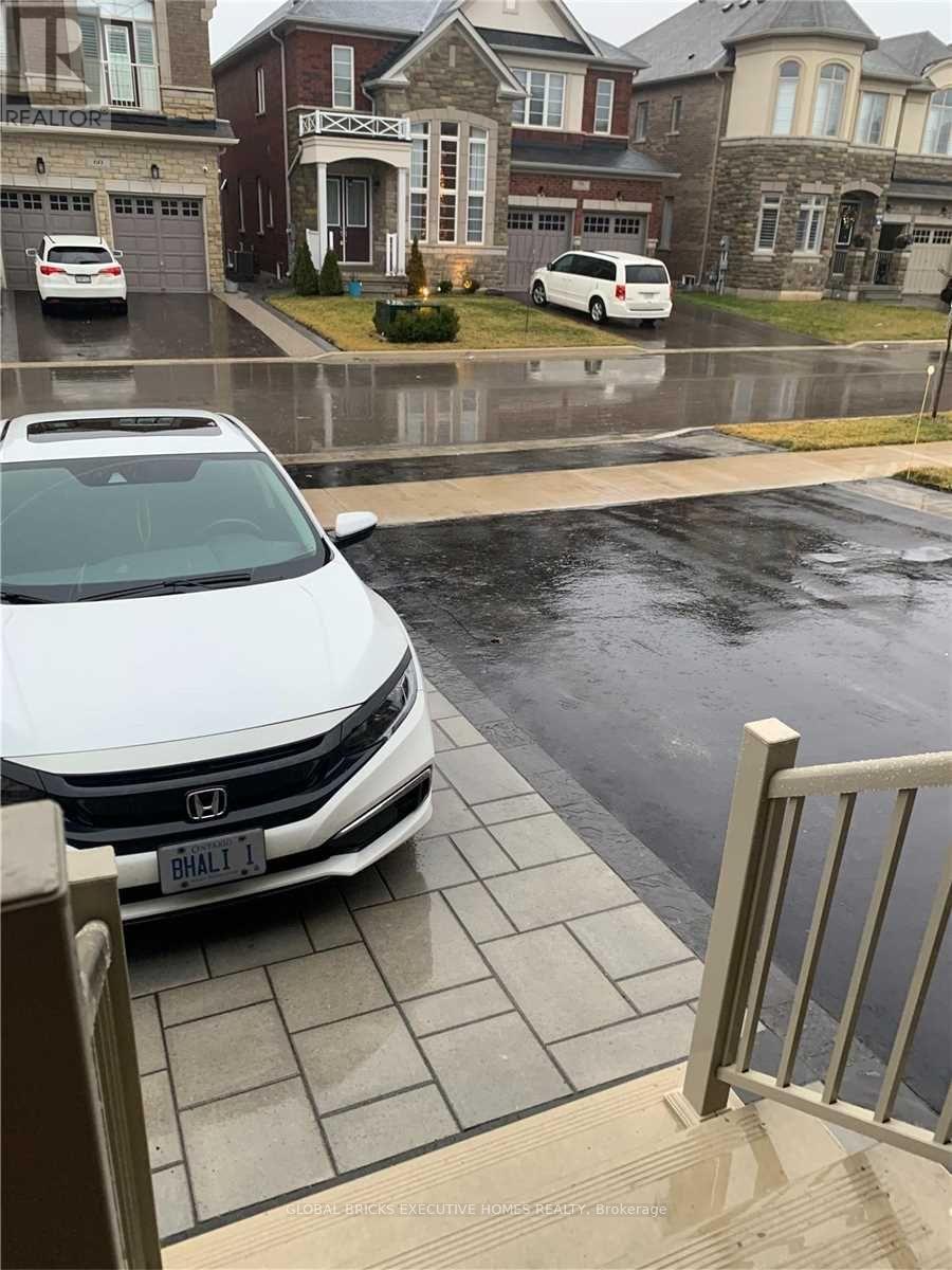 59 Golden Hawk Drive, Hamilton, Ontario  L8B 1W9 - Photo 2 - X12957866