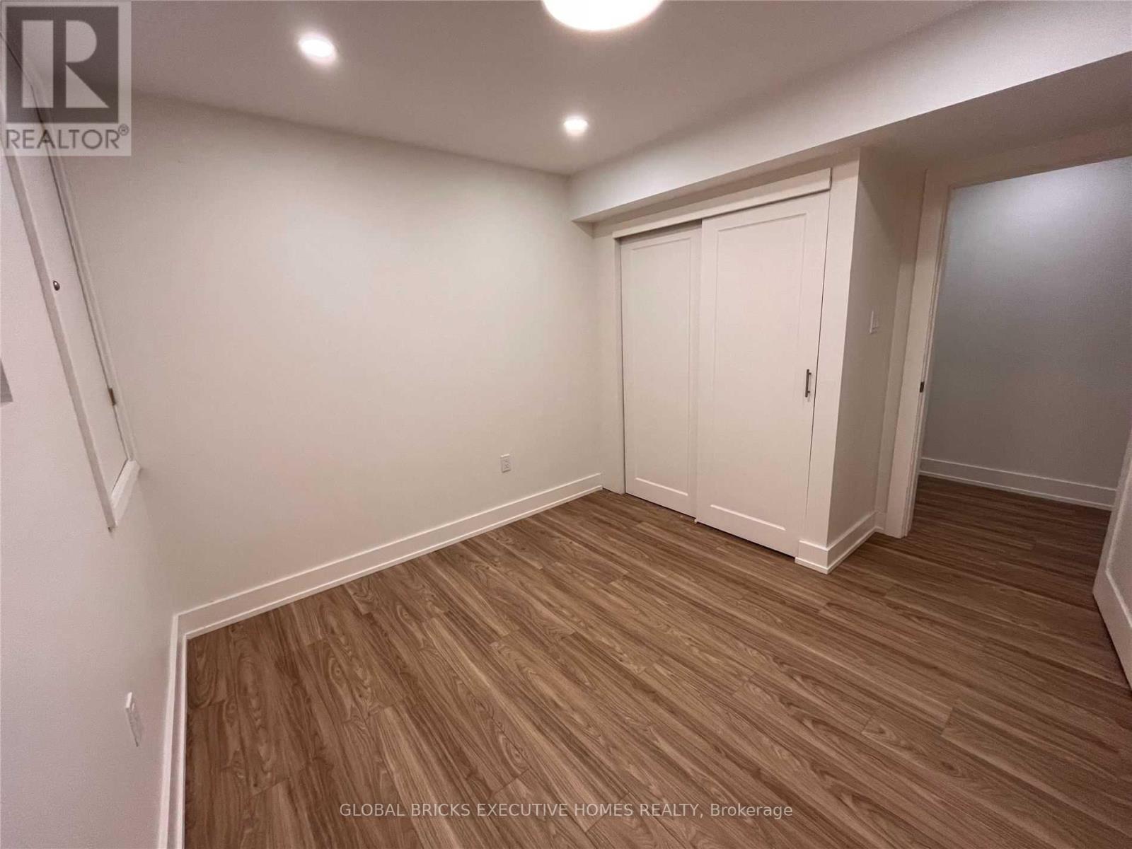 59 Golden Hawk Drive, Hamilton, Ontario  L8B 1W9 - Photo 23 - X12957866