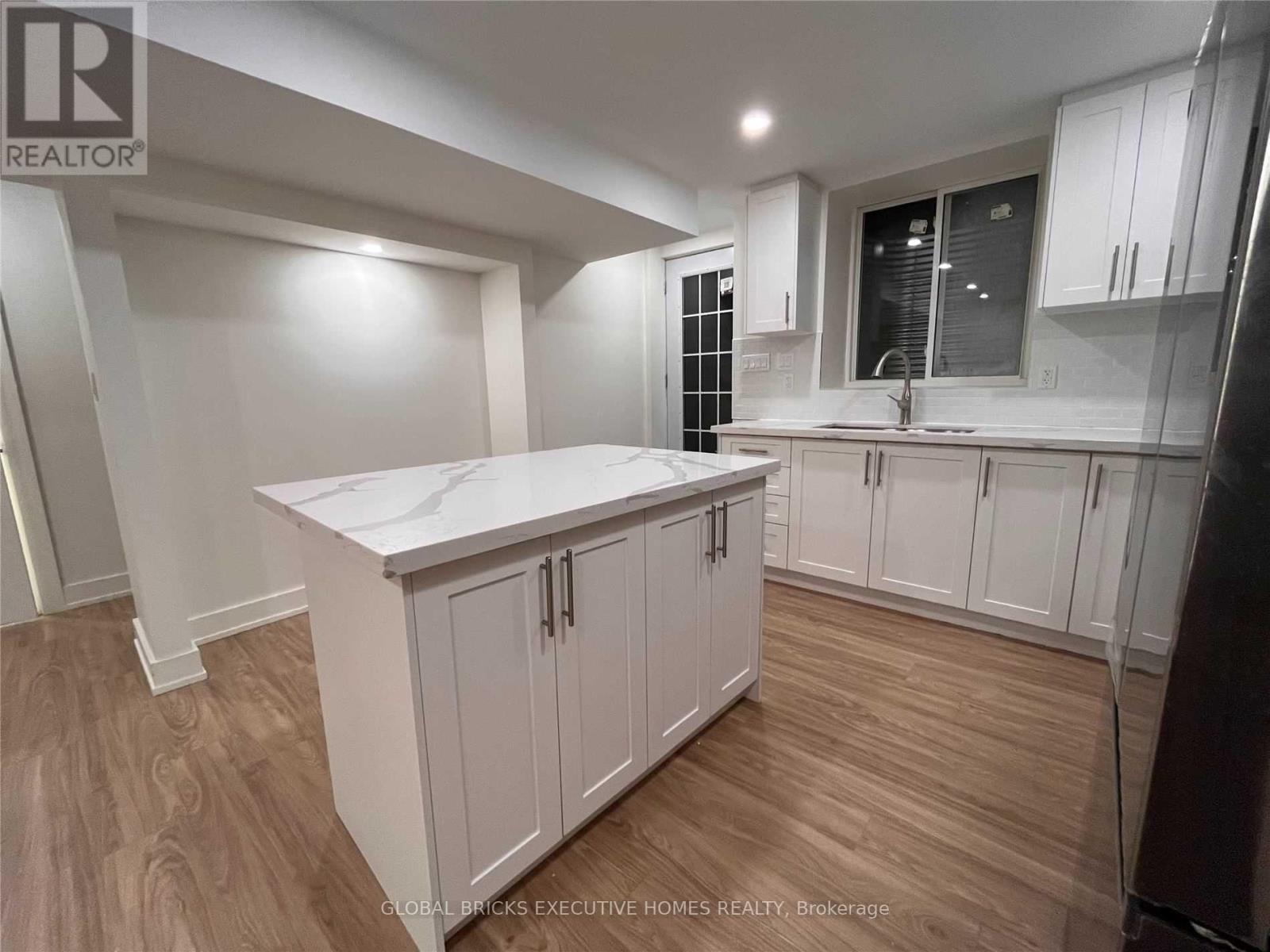 59 Golden Hawk Drive, Hamilton, Ontario  L8B 1W9 - Photo 8 - X12957866