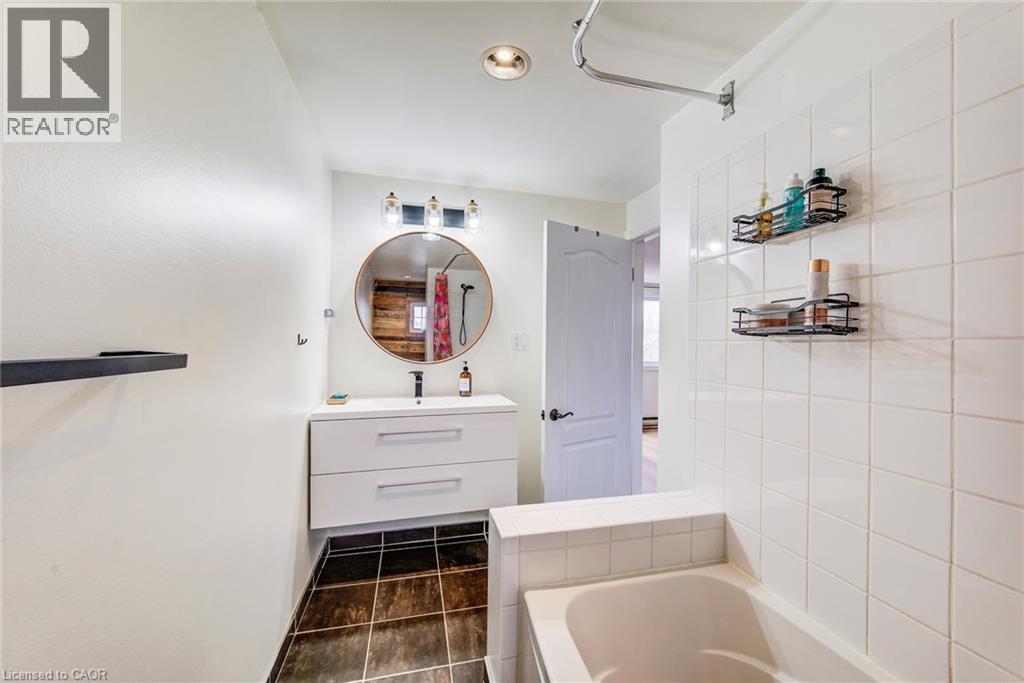 107 Ellis Avenue, Kitchener, Ontario  N2H 4G8 - Photo 36 - 40820938