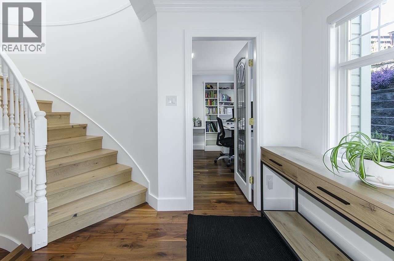 1075 Adderley Street, North Vancouver, British Columbia  V7L 1T4 - Photo 13 - R3111798