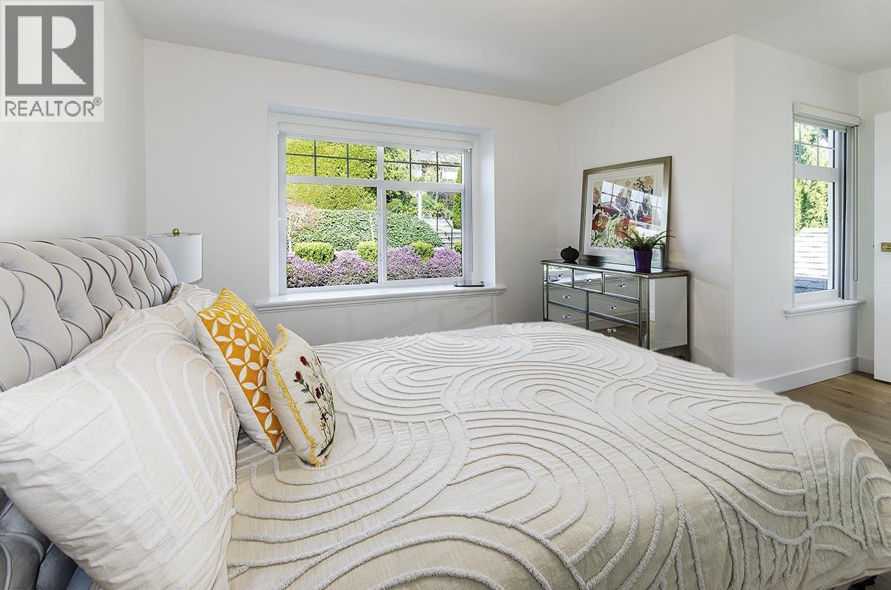 1075 Adderley Street, North Vancouver, British Columbia  V7L 1T4 - Photo 15 - R3111798