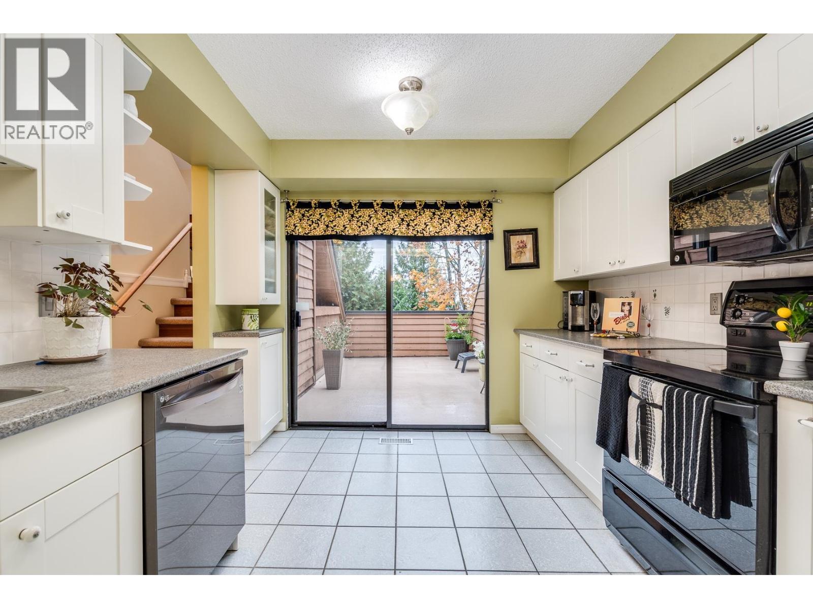 507 Cambridge Way, Port Moody, British Columbia  V3H 3V1 - Photo 11 - R3107439