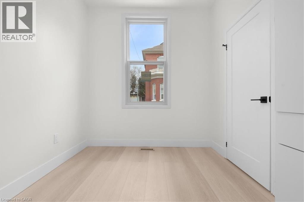 215 Ray Street N, Hamilton, Ontario  L8R 2Y3 - Photo 14 - 40821555