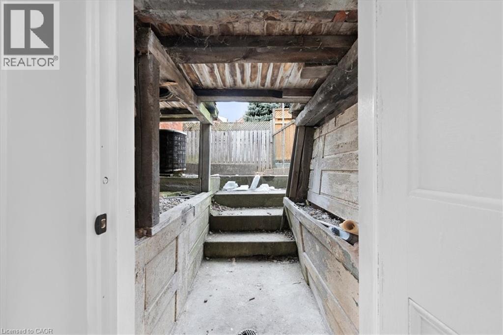 215 Ray Street N, Hamilton, Ontario  L8R 2Y3 - Photo 29 - 40821555