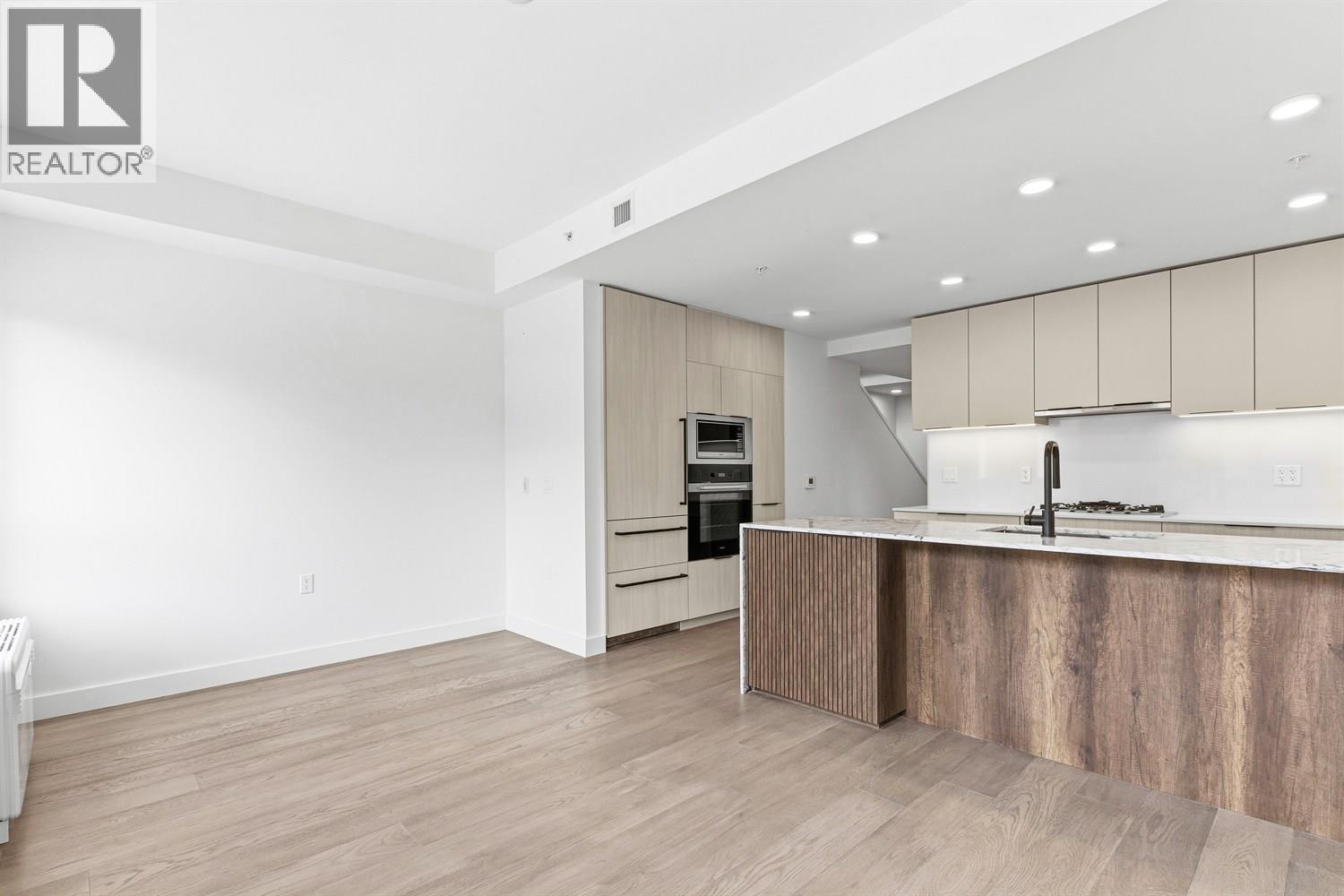 303 3590 W 39th Avenue, Vancouver, British Columbia  V6N 3A5 - Photo 1 - R3103613