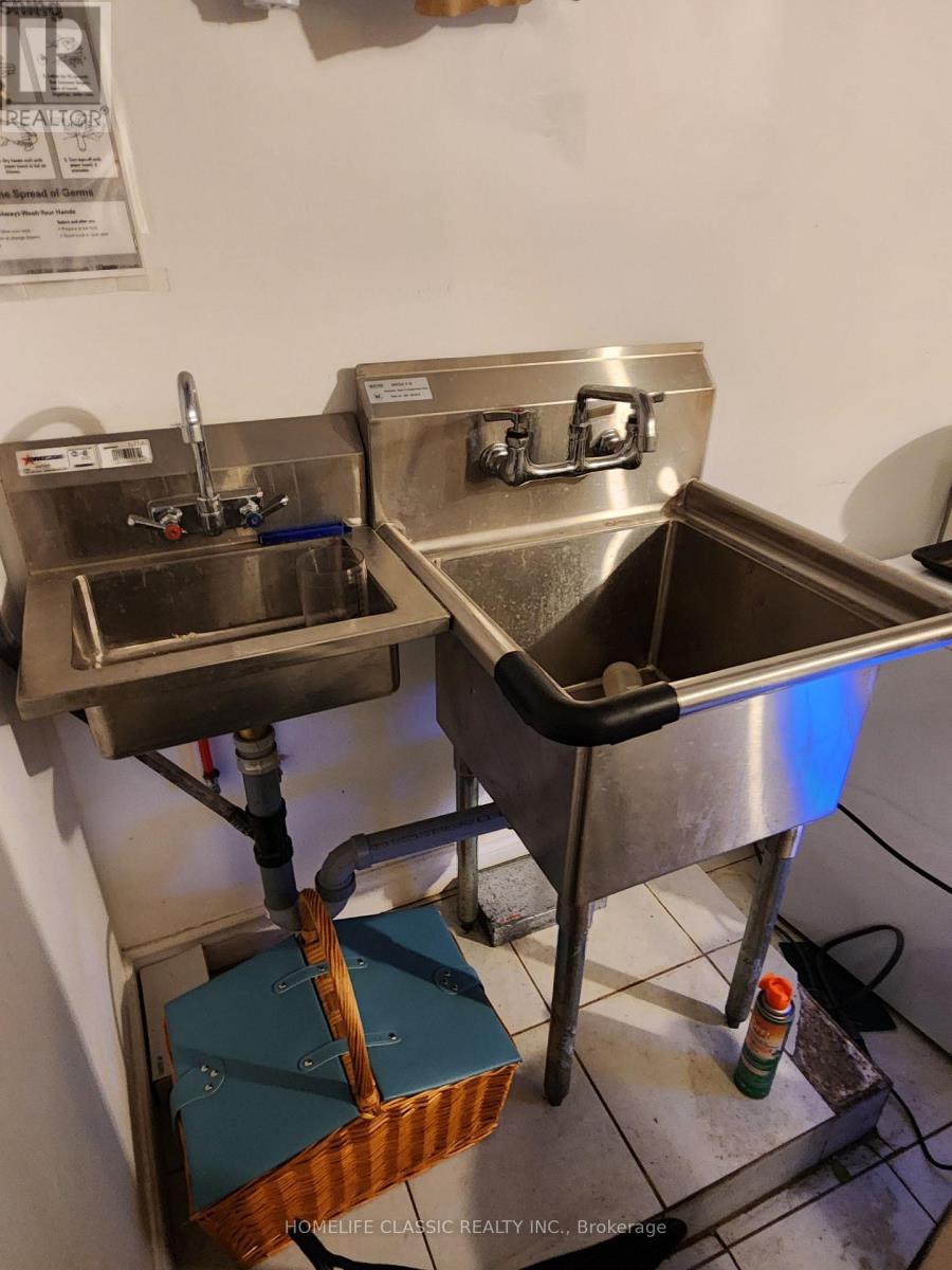 195 Harbord Street, Toronto, Ontario  M5S 1H6 - Photo 6 - C12988776