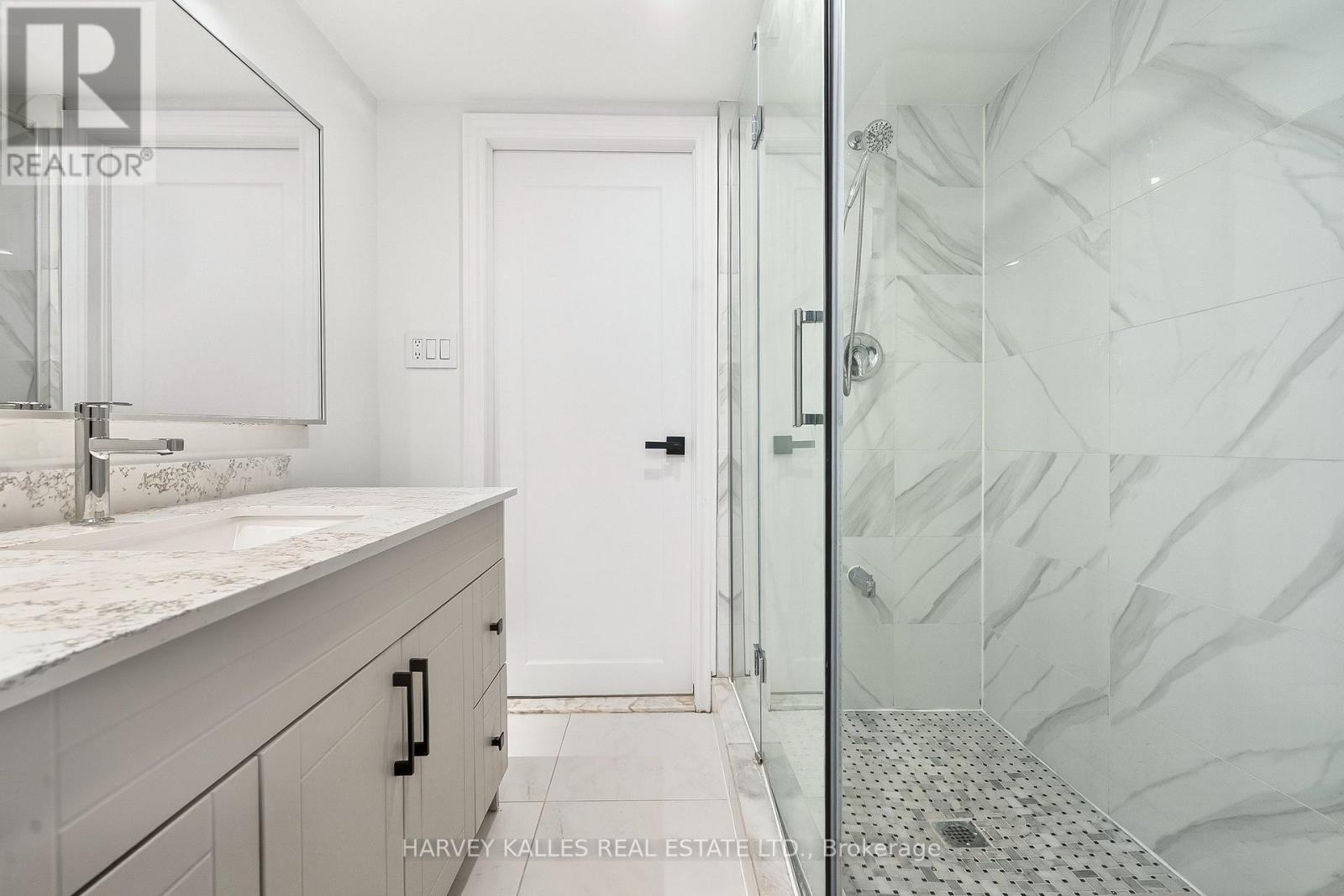 Basement - 67 Robinglade Drive, Toronto, Ontario  M9B 2R2 - Photo 21 - W13007322