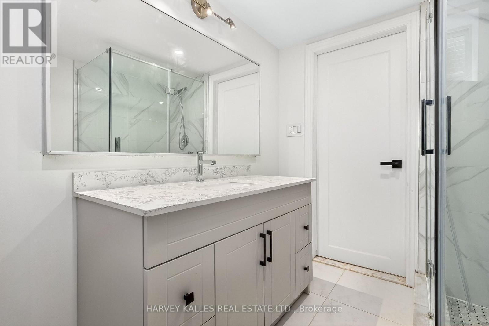 Basement - 67 Robinglade Drive, Toronto, Ontario  M9B 2R2 - Photo 22 - W13007322