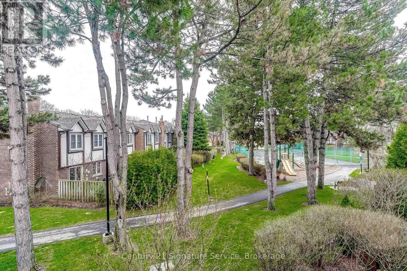 22 - 2120 Rathburn Road E, Mississauga, Ontario  L4W 2S8 - Photo 39 - W13007086