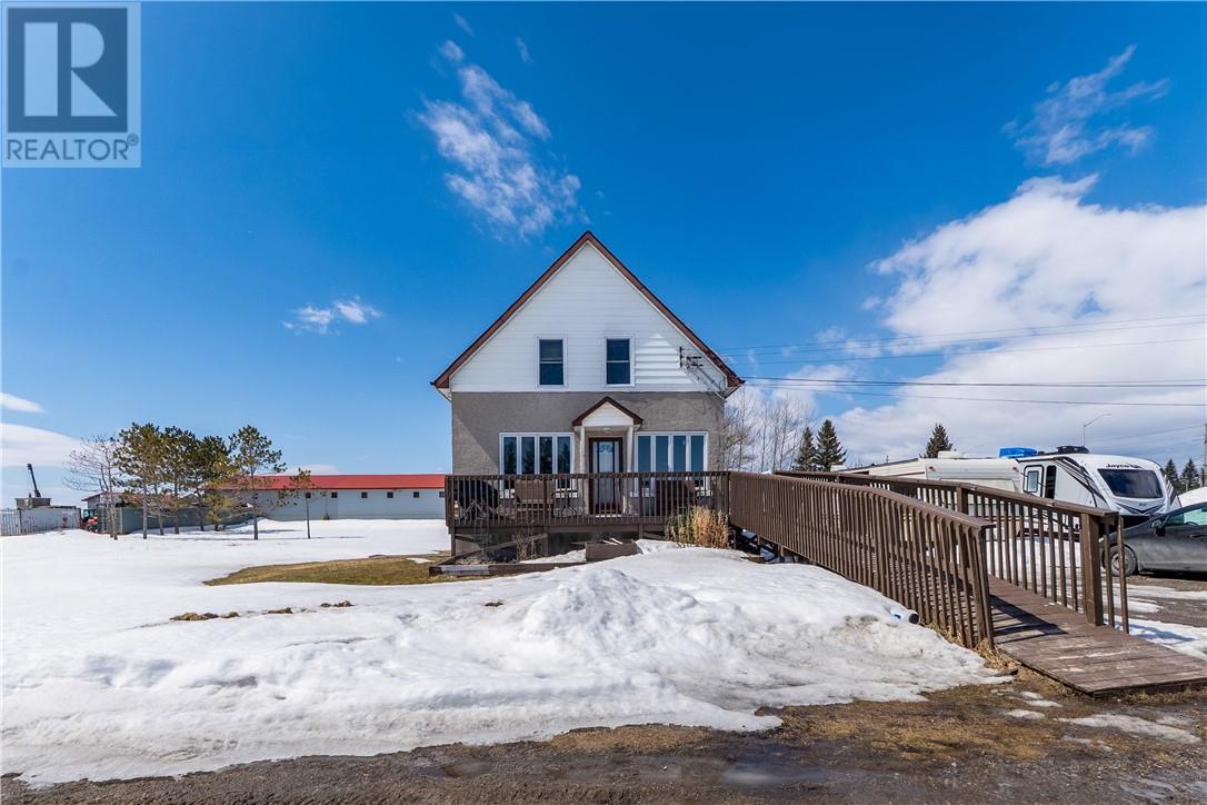 Discover the space, privacy, and potential at 4059 Regional Rd. 35 in Chelmsford. Set on an impressive 25-acre property, this 5+1 bedroom, 2 bathroom home offers space for the whole family and more, with a layout designed for flexibility and future potential. Featuring a secondary kitchen, this property presents an excellent opportunity for rental income, an in-law suite, or multi-family living. Surrounded by nature, the expansive property provides privacy, room to roam, and endless possibilities for outdoor enjoyment. Whether you're looking to invest, generate income, or create your own rural retreat, this property delivers. Conveniently located within reach of Greater Sudbury amenities. (id:48254)