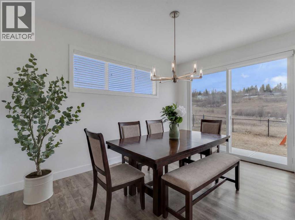 126 Crestridge View Sw, Calgary, Alberta  T3B 1G8 - Photo 7 - A2292278