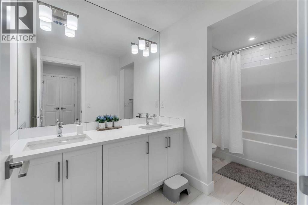 126 Crestridge View Sw, Calgary, Alberta  T3B 1G8 - Photo 21 - A2292278