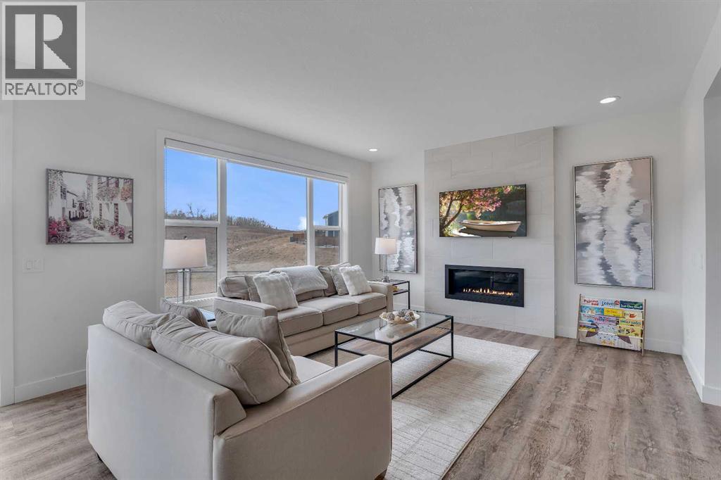 126 Crestridge View Sw, Calgary, Alberta  T3B 1G8 - Photo 6 - A2292278