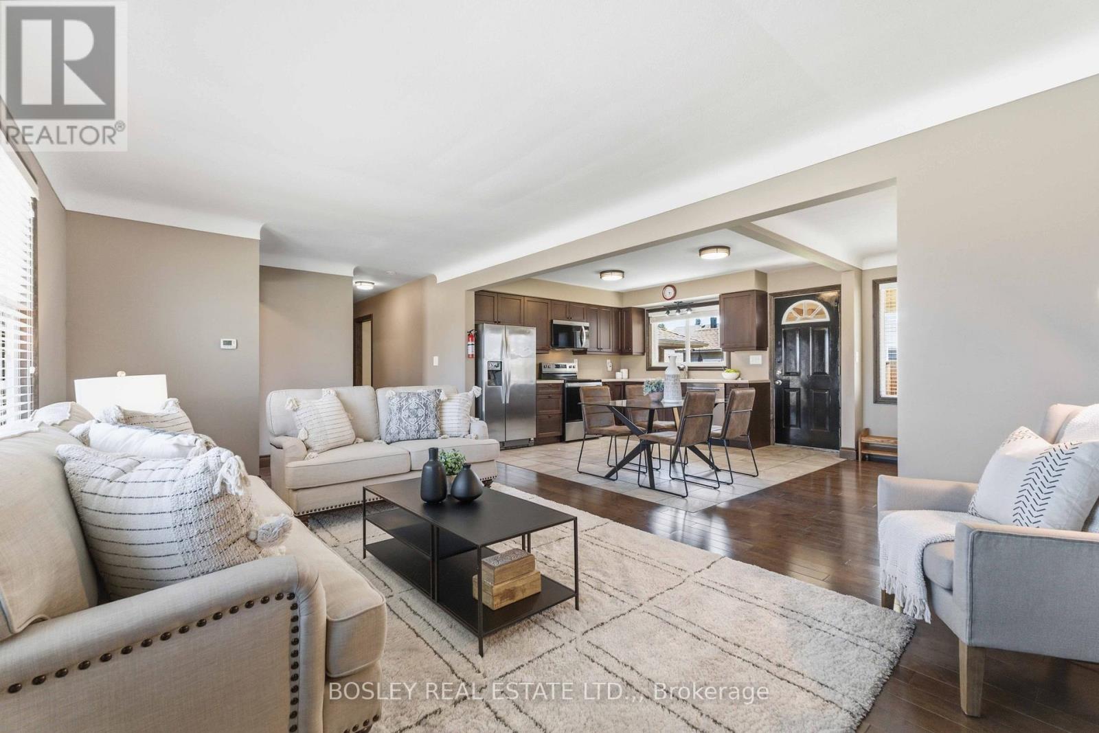 5009 Amelia Crescent, Niagara Falls, Ontario  L2E 5C4 - Photo 2 - X13007598