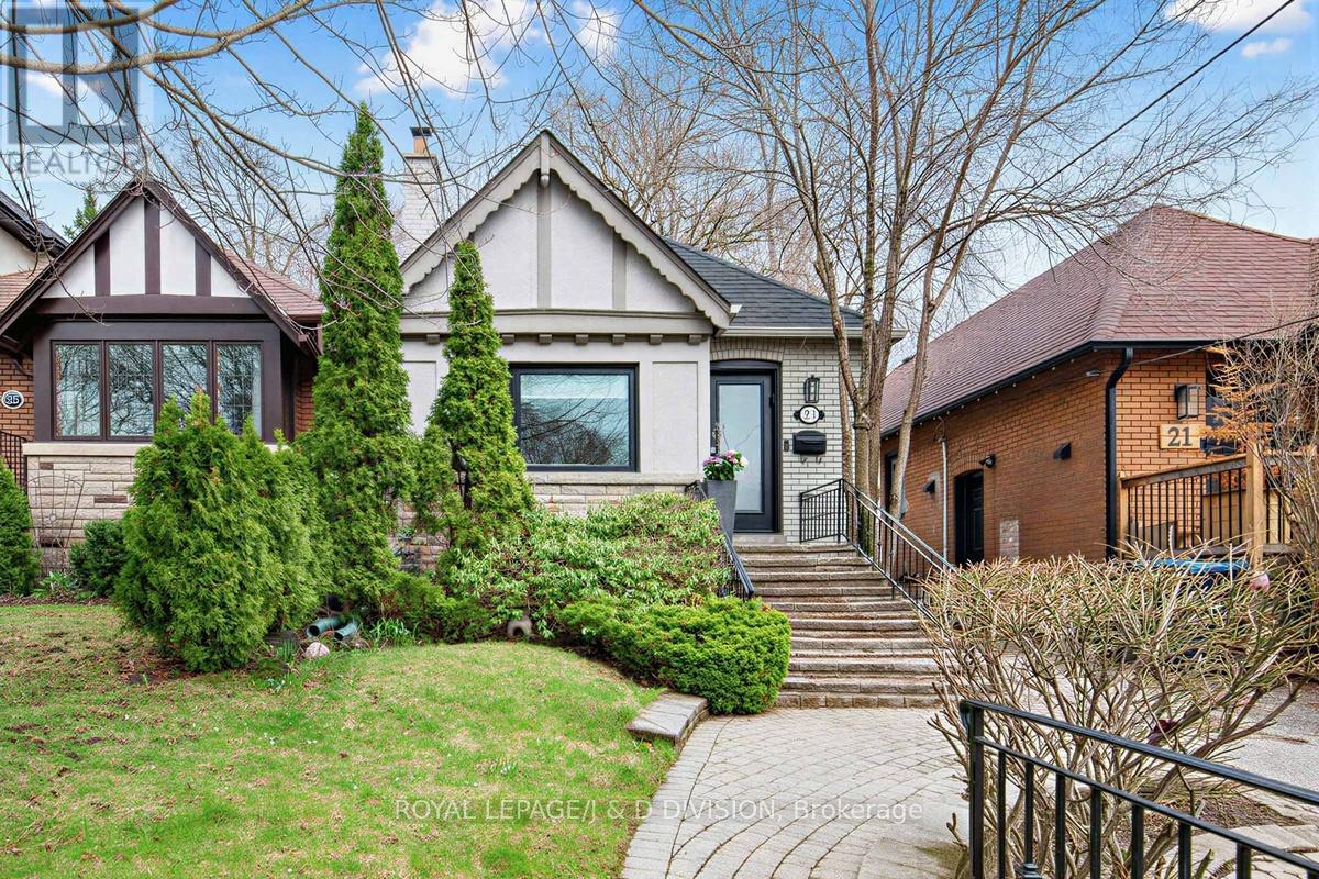 23 Latimer Avenue, Toronto, Ontario  M5N 2M1 - Photo 2 - C13007894