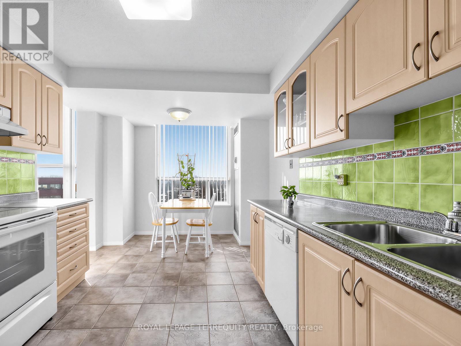 1708 - 100 Upper Madison Avenue, Toronto, Ontario  M2N 6M4 - Photo 13 - C13007962